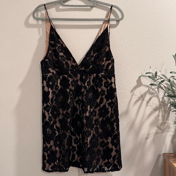 Free People Dresses & Skirts - Free People Women's Size 6 Black Dangerous Love Plunge V-Neck Lace Mini Dress